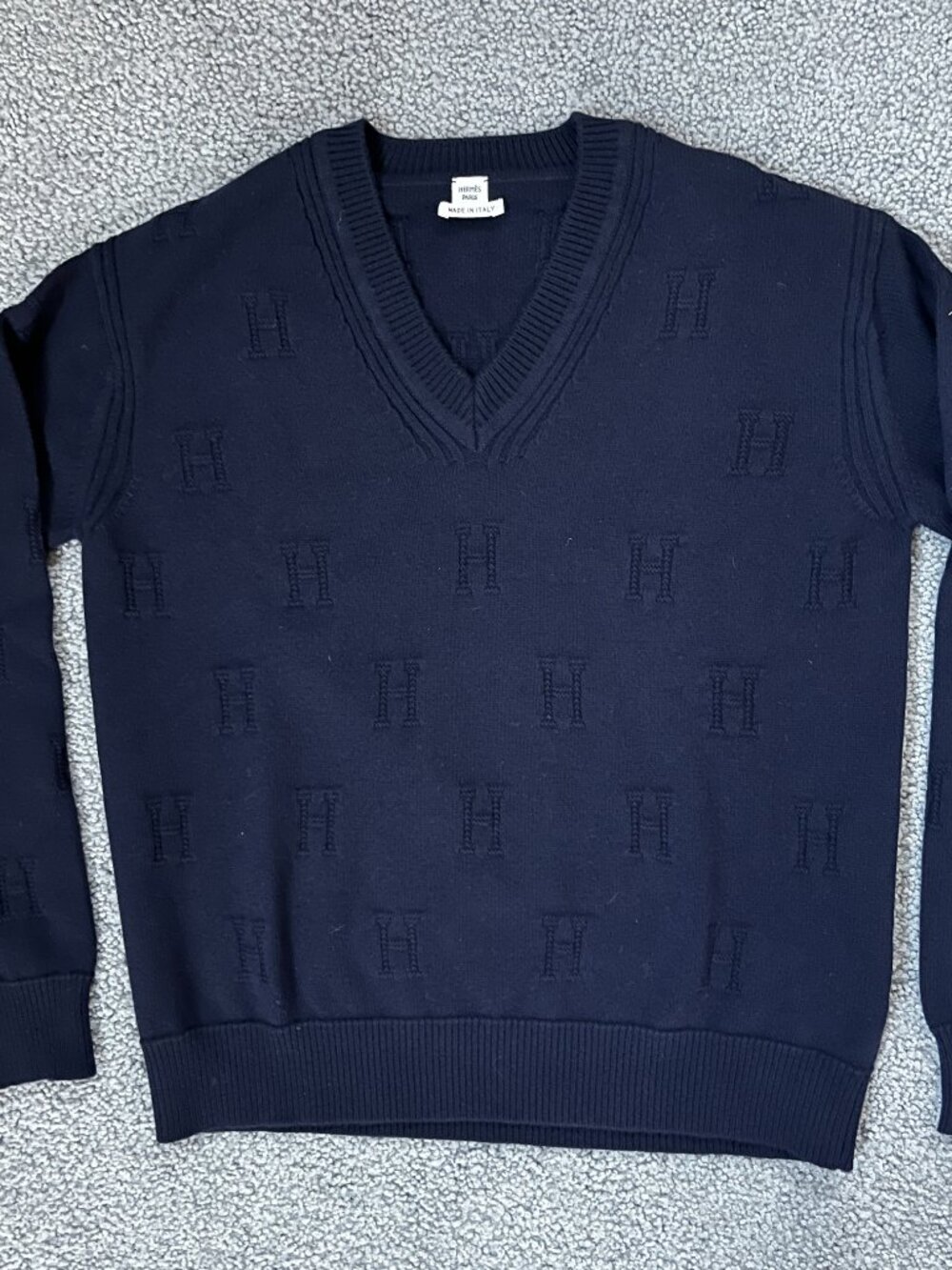 NWT Hermès Maille Voyage Merino Wool H Logo V-Neck Sweater in Bleu Noir Size 36 - Picture 1 of 11